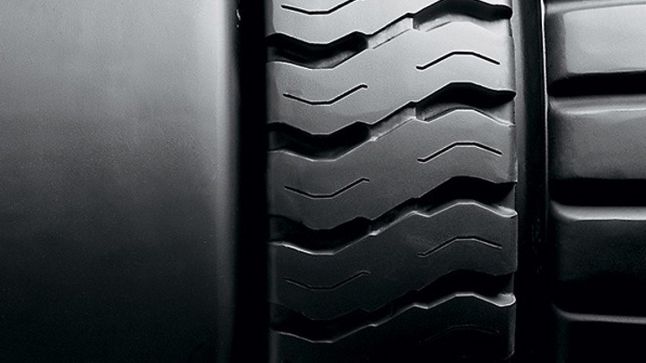 how to choose forklift tires